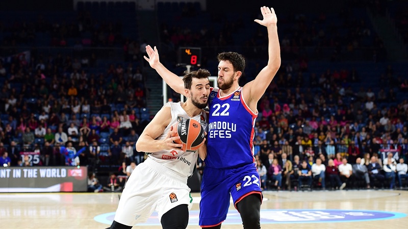 ЕЛ: Милутинов бриљирао у Виторији, Армани добро почео, Реал боље завршио, Фенербахче савладао Химки